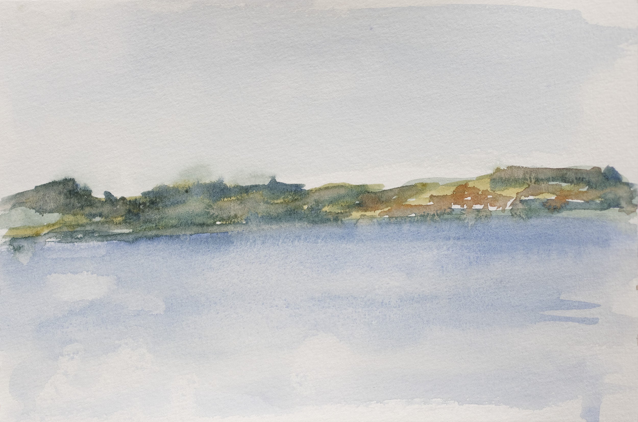 Papier peint panoramique Au bord de l'eau de Julie Beaude représentant un paysage de lac peint à l'aquarelle.