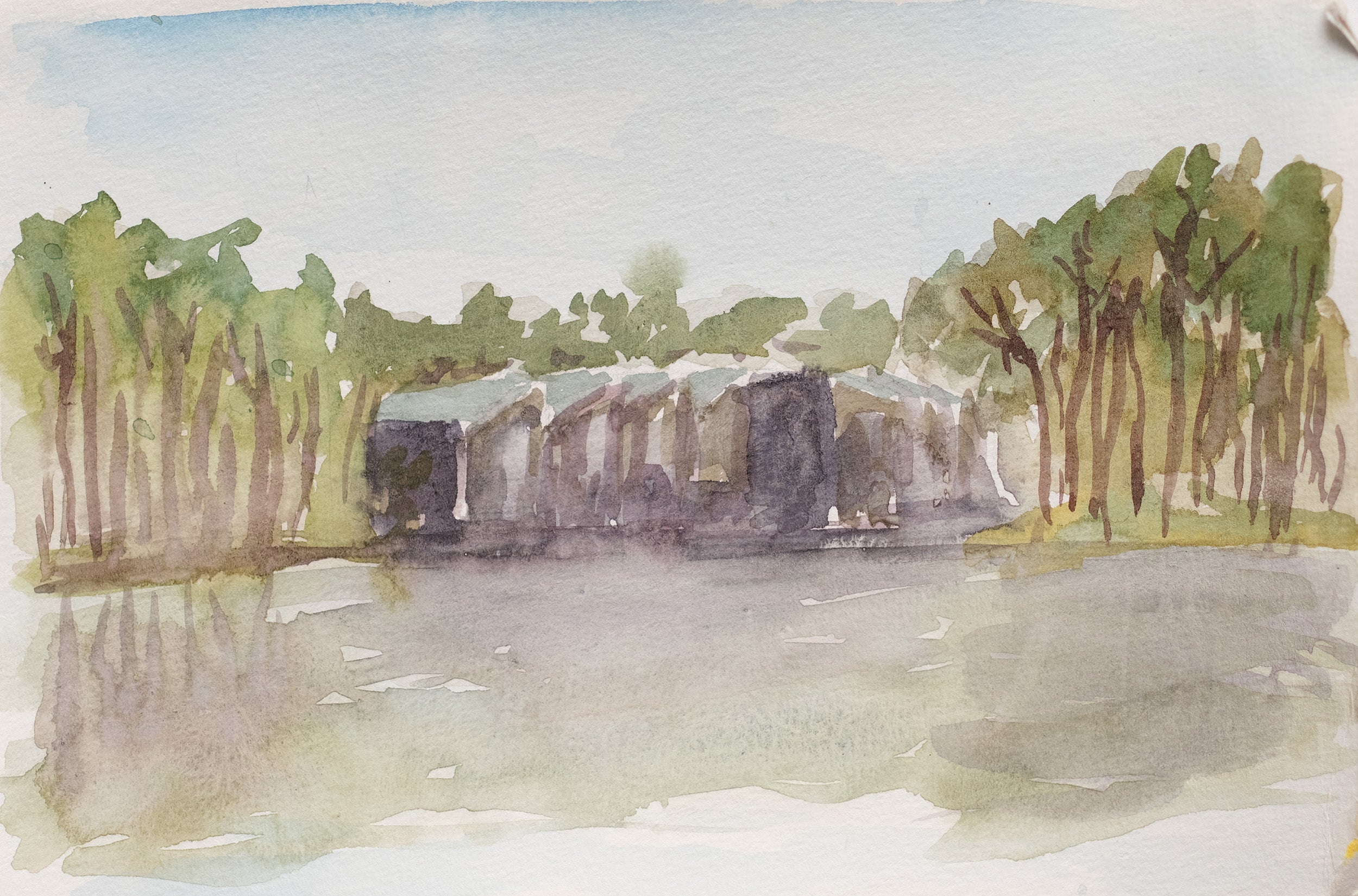 Papier peint panoramique Les maisons du lac de Julie Beaude représentant des maisons au bord d'un lac peint à l'aquarelle.