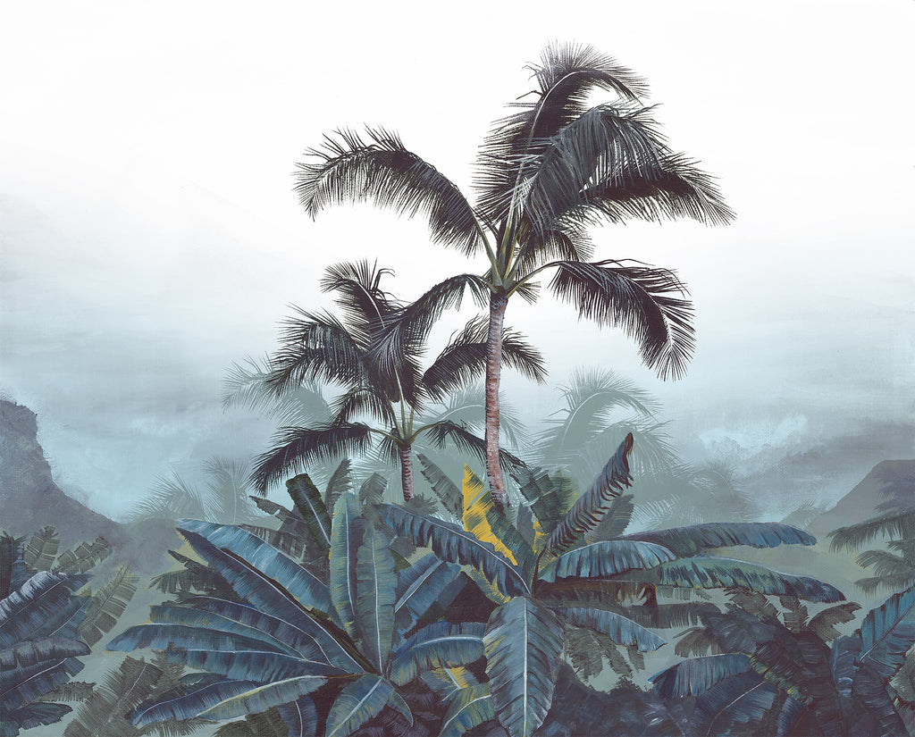 Papier peint panoramique Palm Trees d'Amélie Noel représentant une végétation luxuriante et des palmiers dans des nuances bleues.